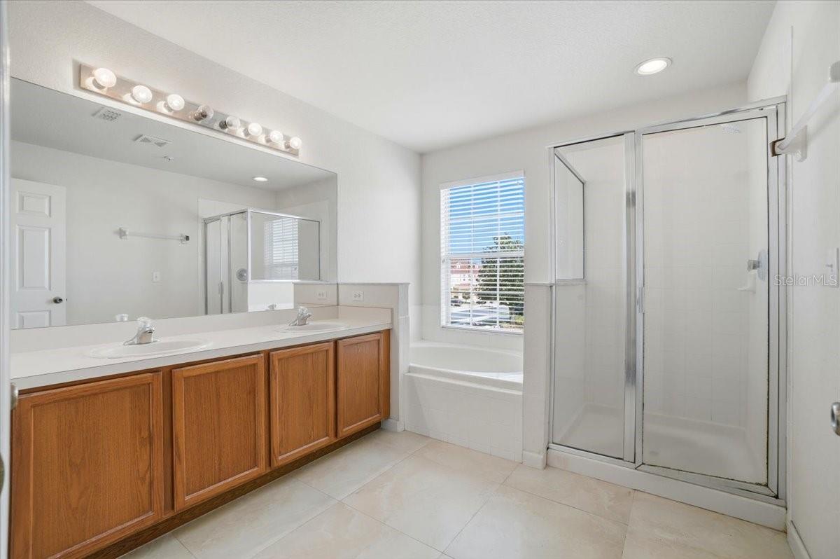 Image 25 of 41 For 3000 Ashland Lane S