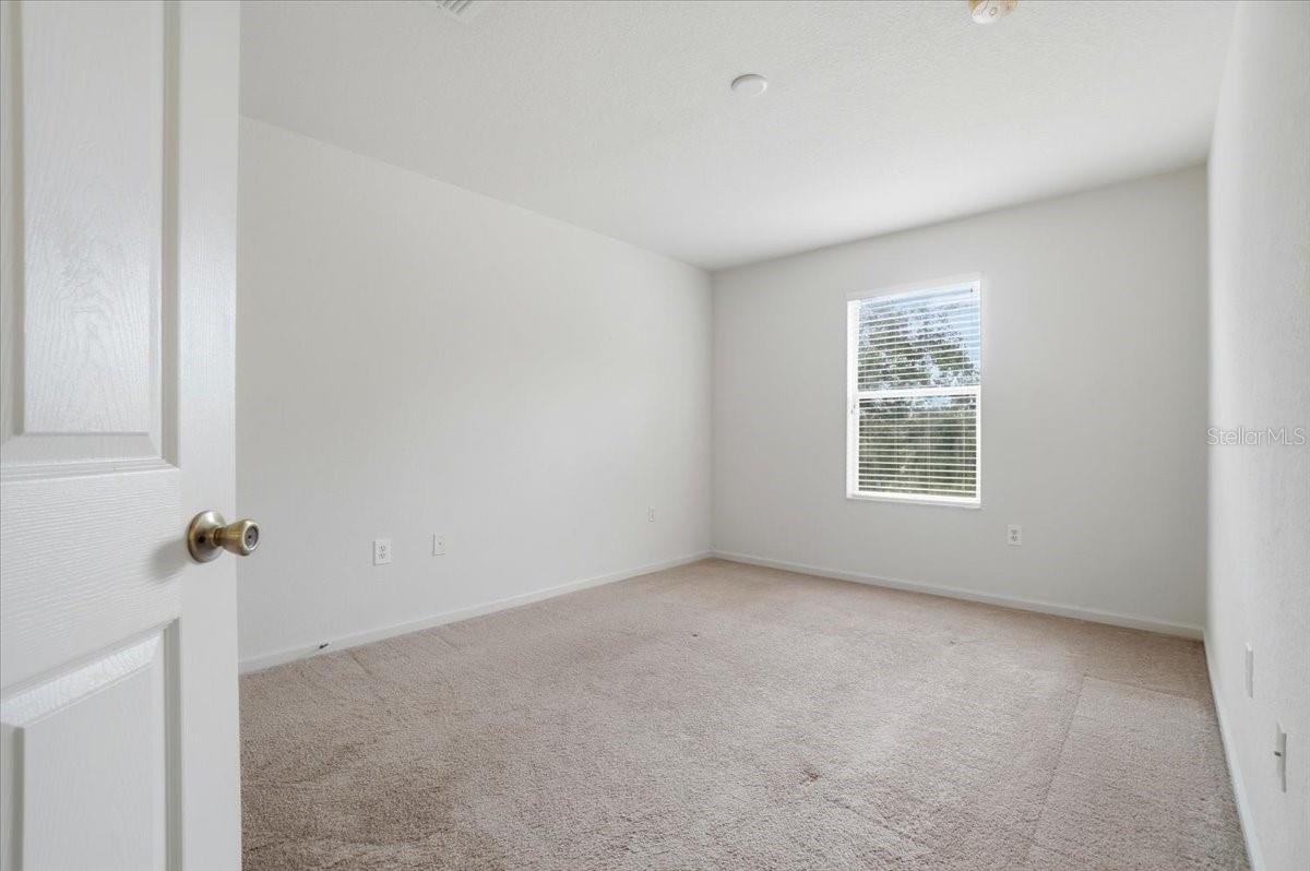 Image 28 of 41 For 3000 Ashland Lane S