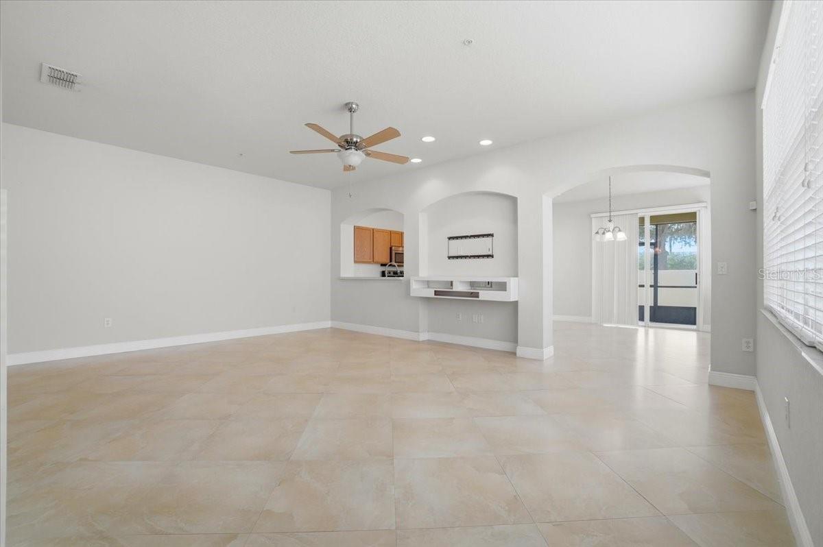 Image 6 of 41 For 3000 Ashland Lane S