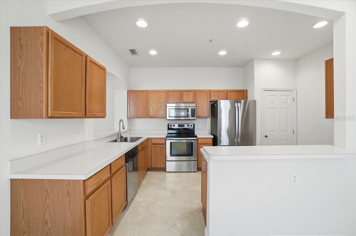 Image 7 of 41 For 3000 Ashland Lane S