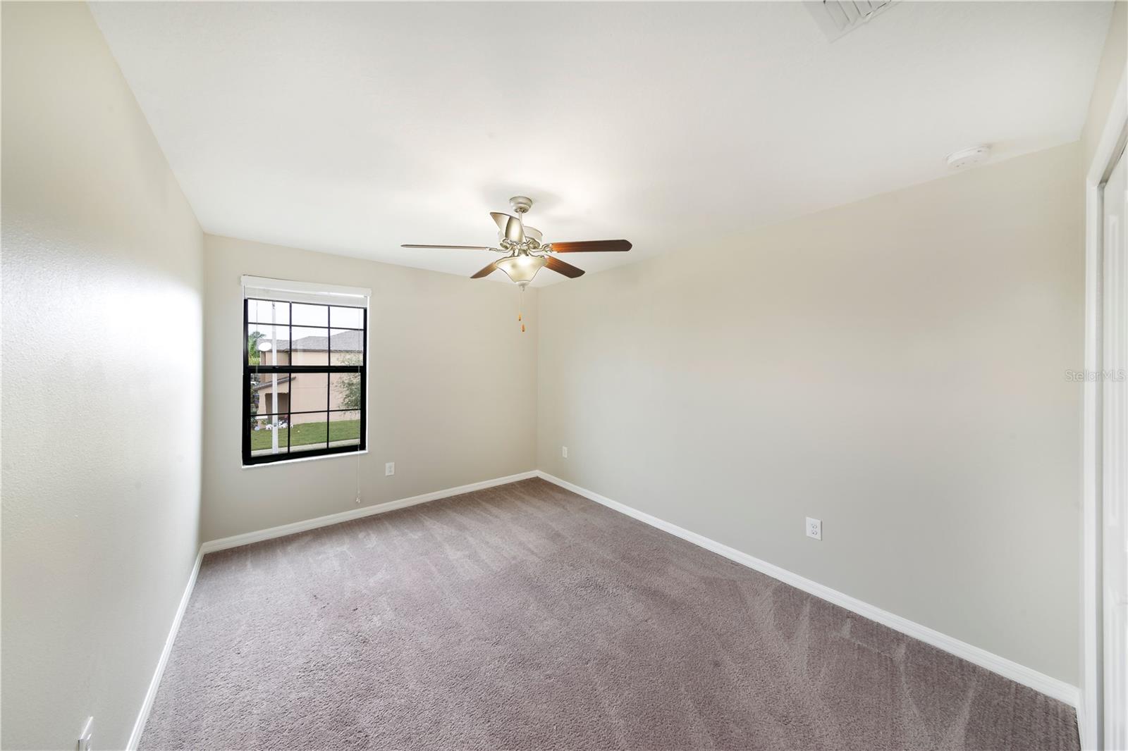 Listing photo id 12 for 10162 Carloway Hills Drive