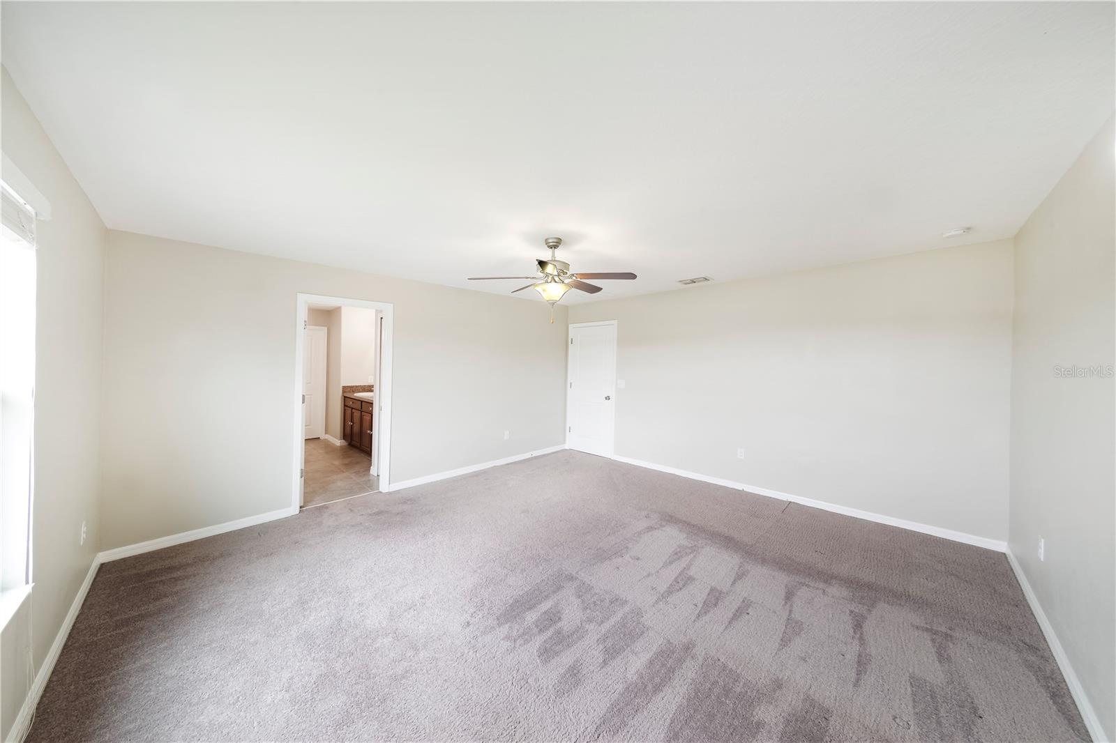 Listing photo id 17 for 10162 Carloway Hills Drive