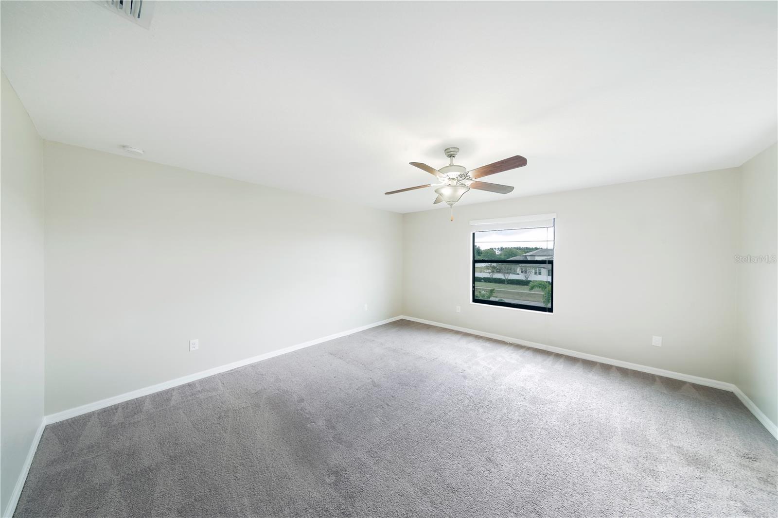 Listing photo id 18 for 10162 Carloway Hills Drive