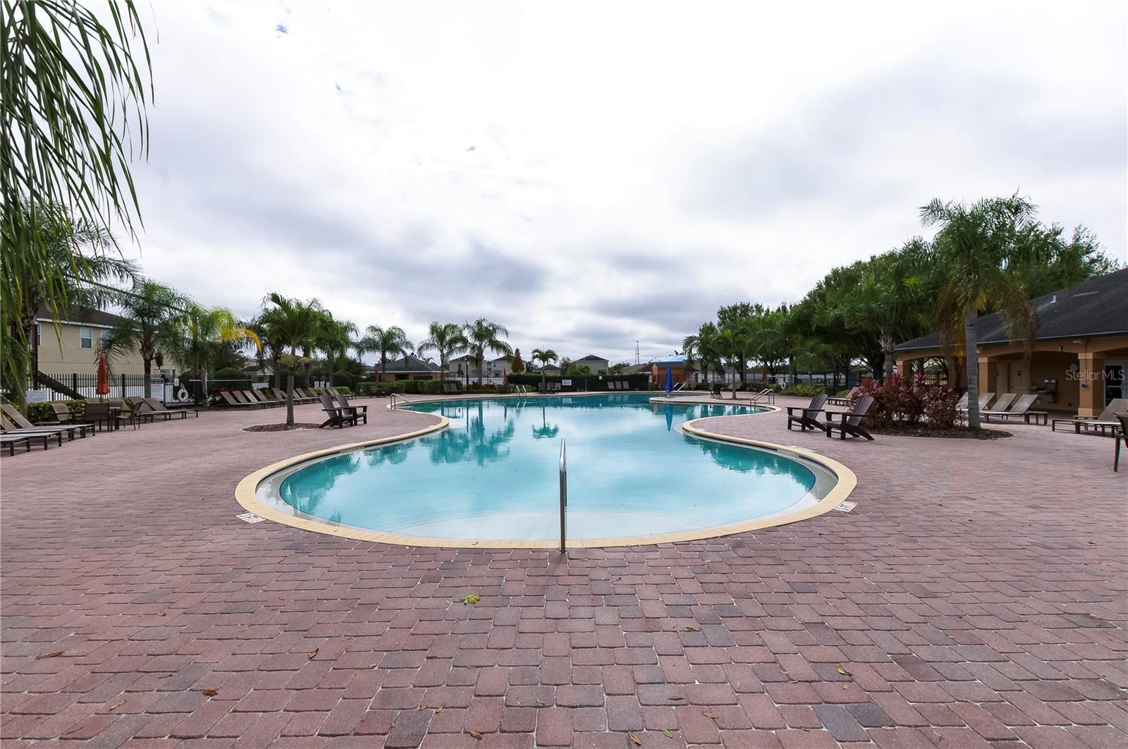 Listing photo id 32 for 10162 Carloway Hills Drive