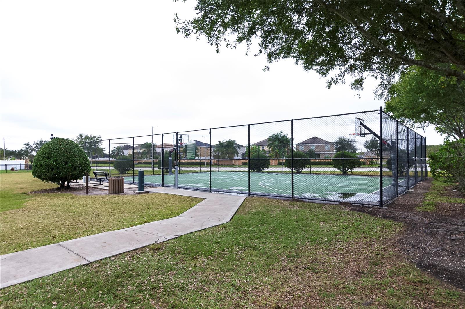 Listing photo id 33 for 10162 Carloway Hills Drive