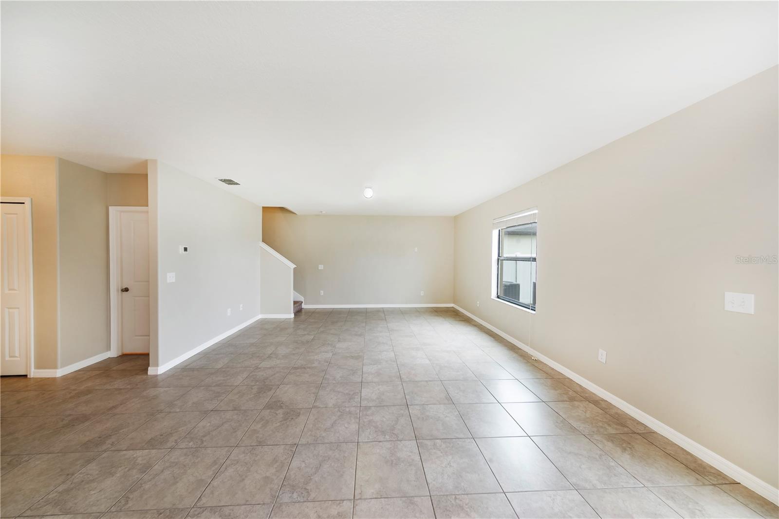 Listing photo id 5 for 10162 Carloway Hills Drive