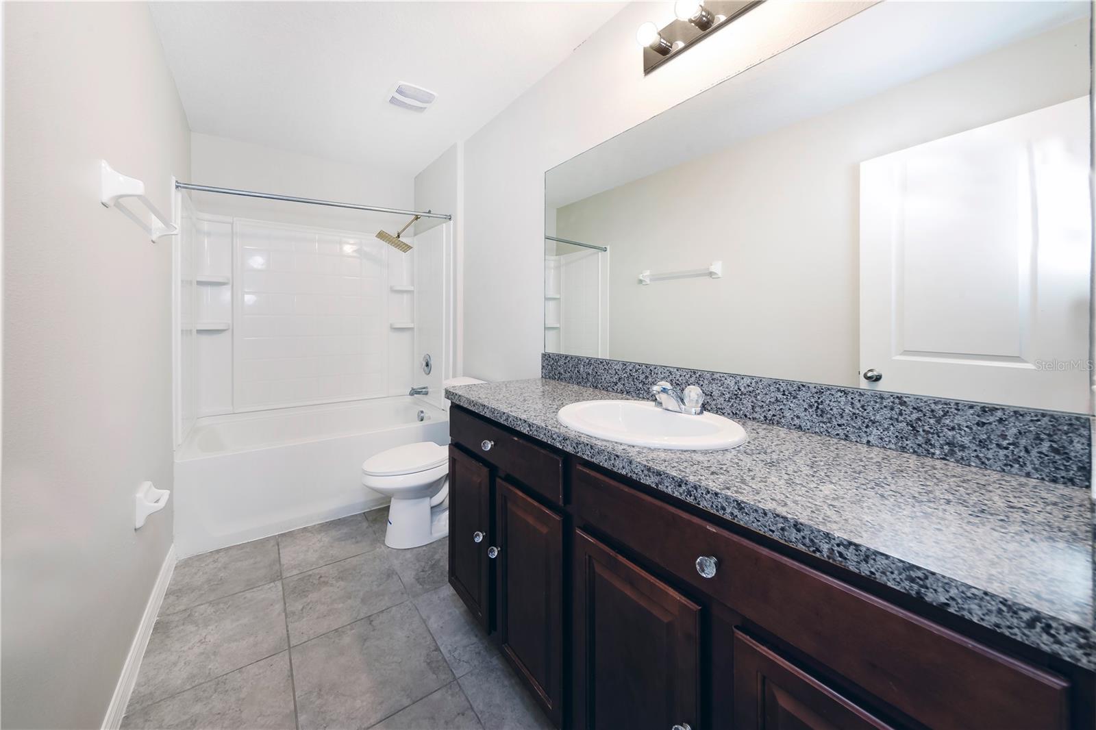 Listing photo id 7 for 10162 Carloway Hills Drive