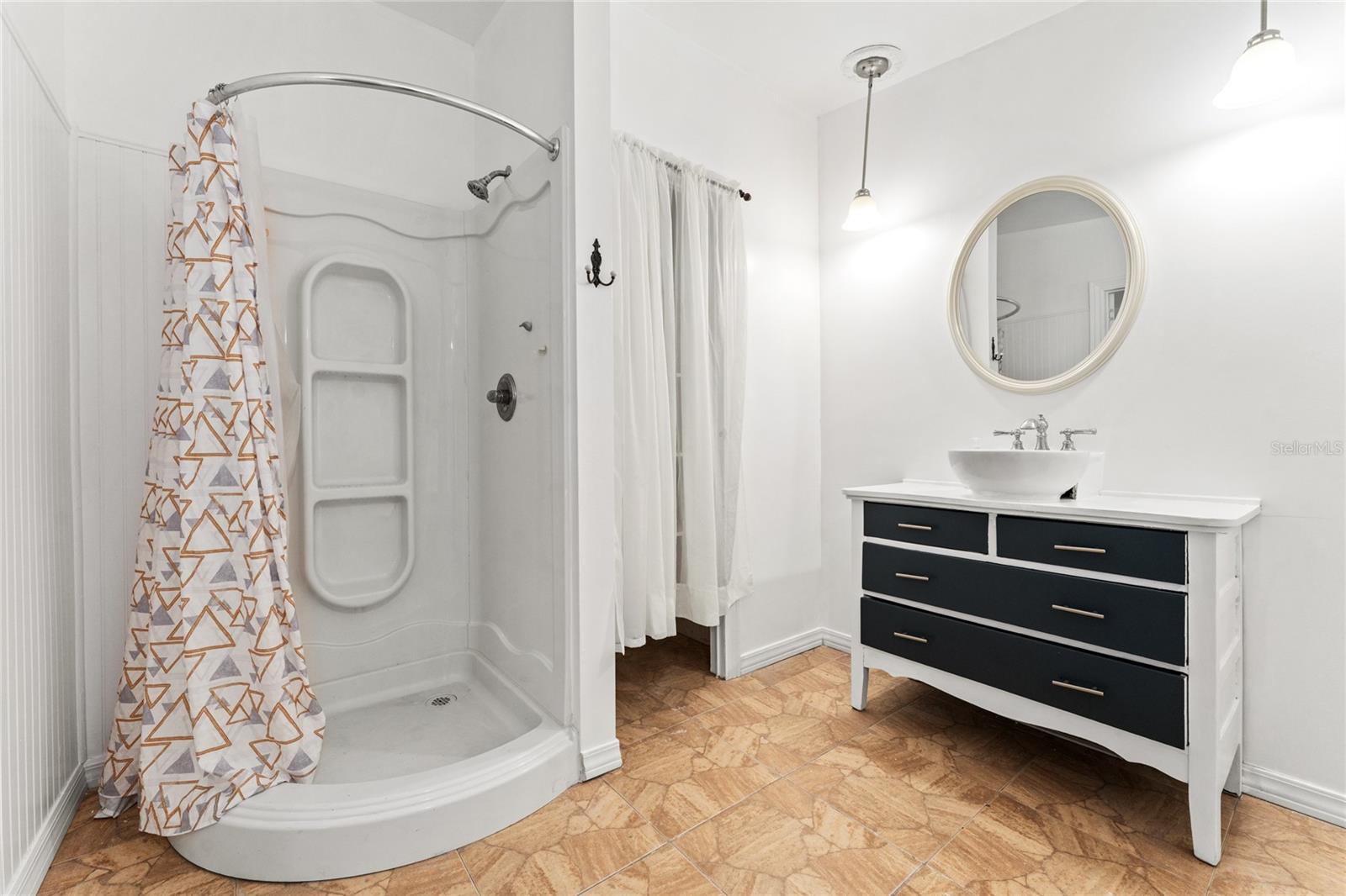 Image 13 of 40 For 213 Bowen Road