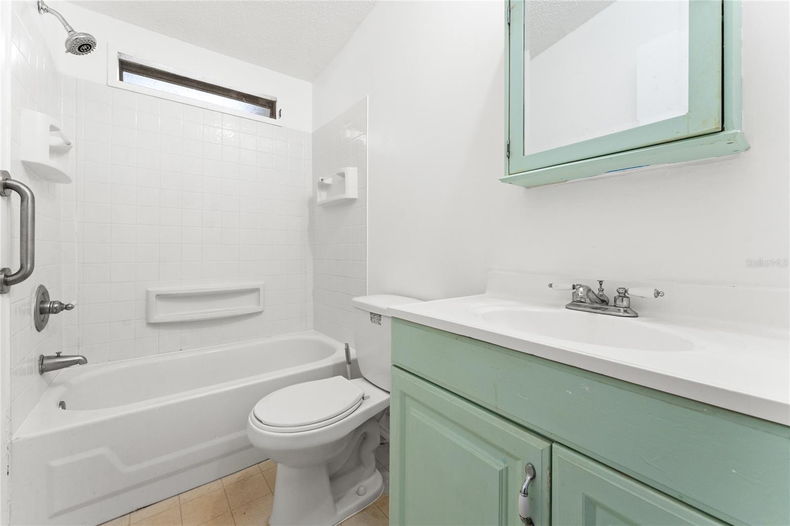 Image 17 of 40 For 213 Bowen Road