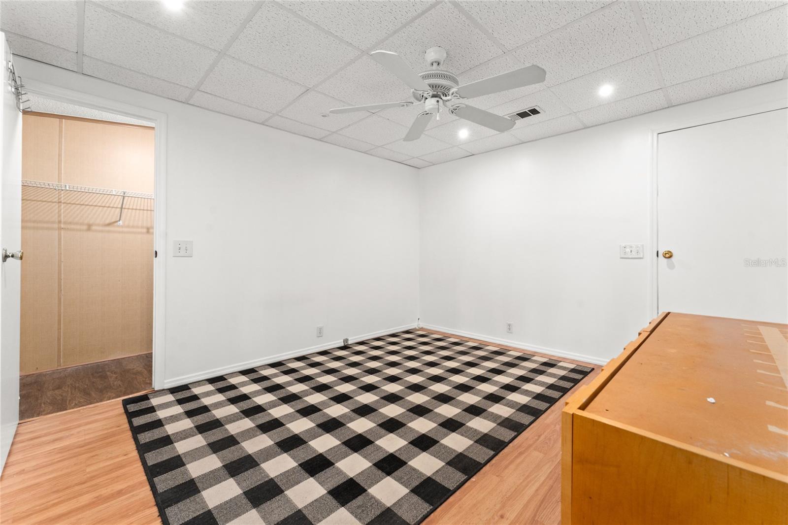 Image 18 of 40 For 213 Bowen Road