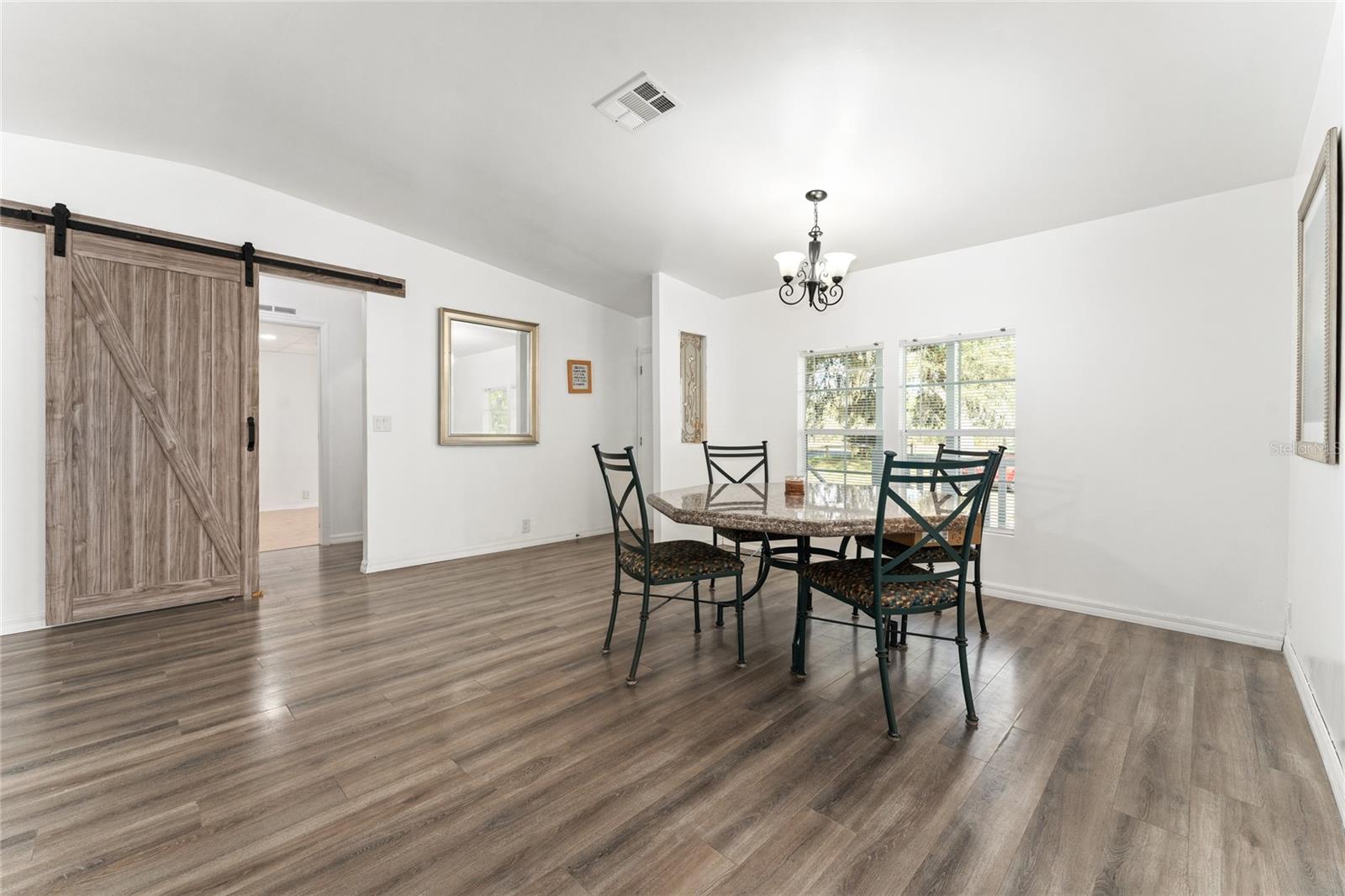 Image 5 of 40 For 213 Bowen Road