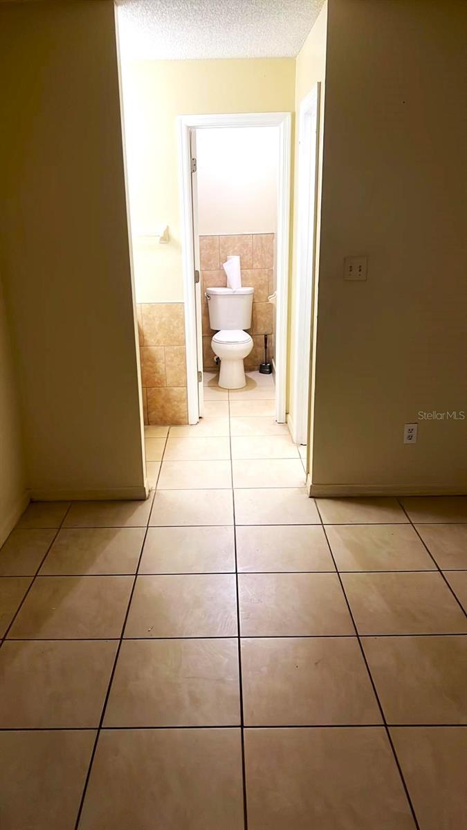 Image 10 of 13 For 953 Monroe Court