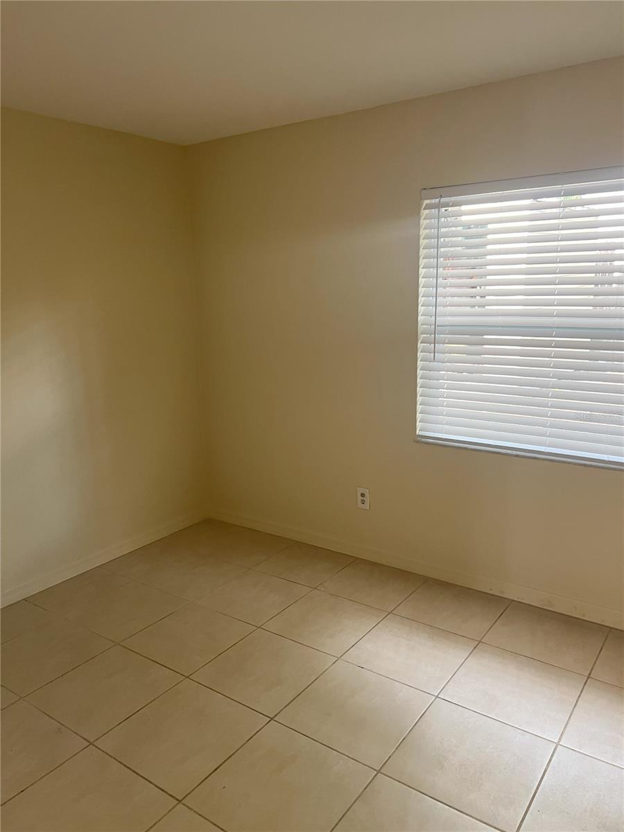 Image 11 of 13 For 953 Monroe Court