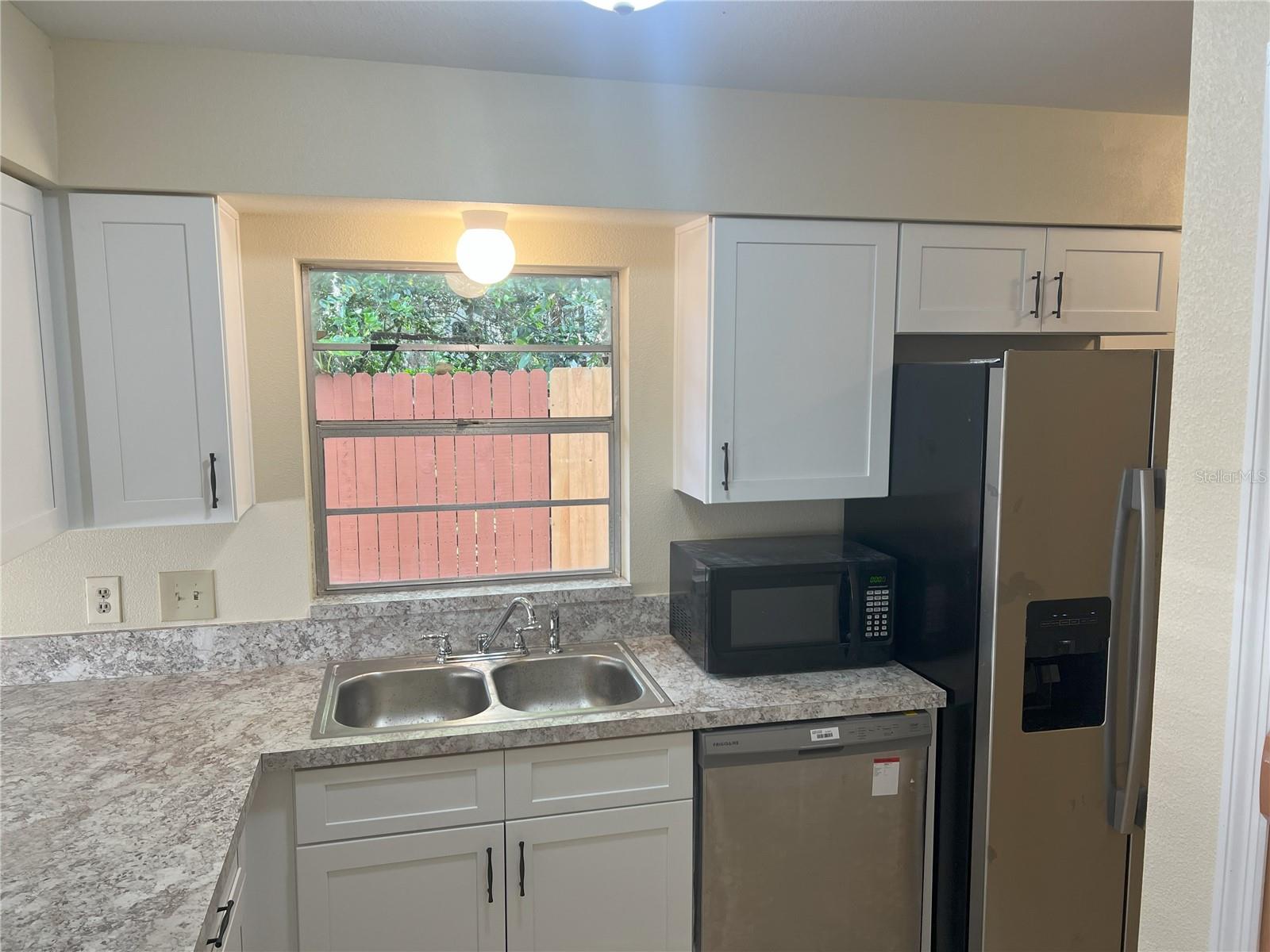 Image 2 of 13 For 953 Monroe Court