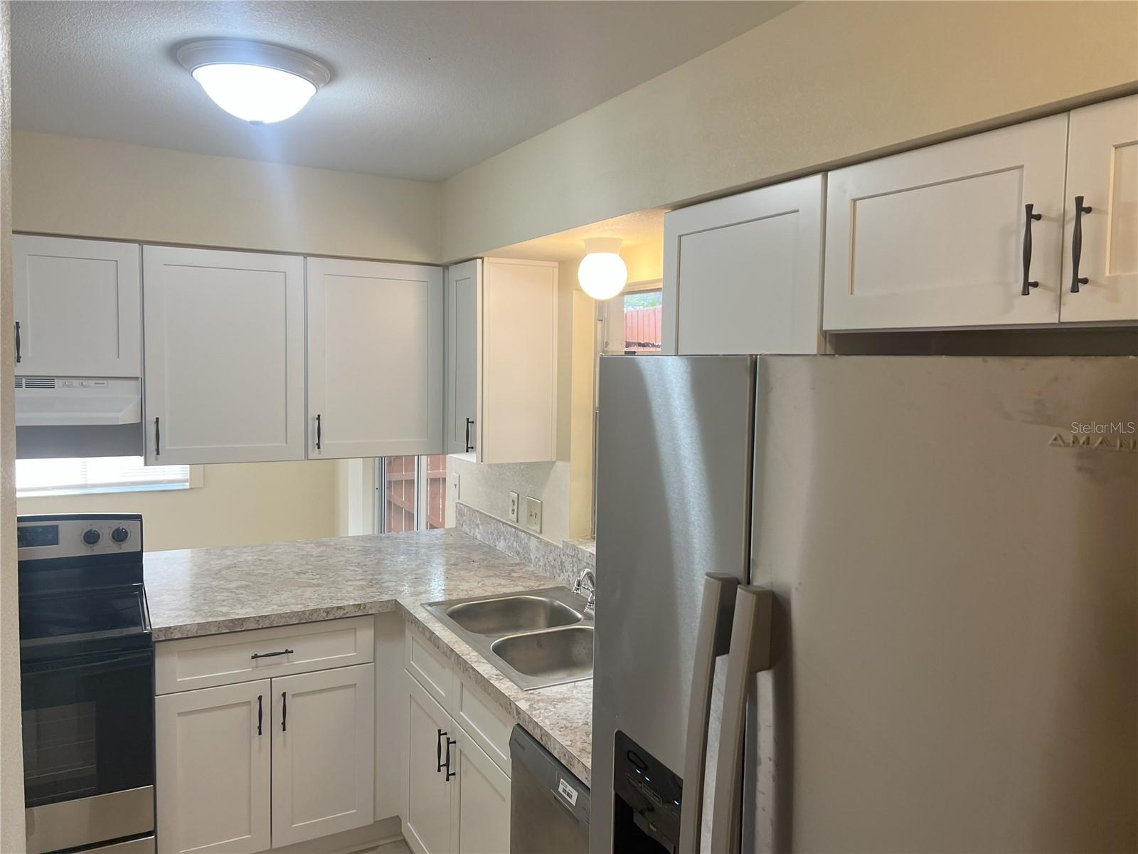 Image 3 of 13 For 953 Monroe Court