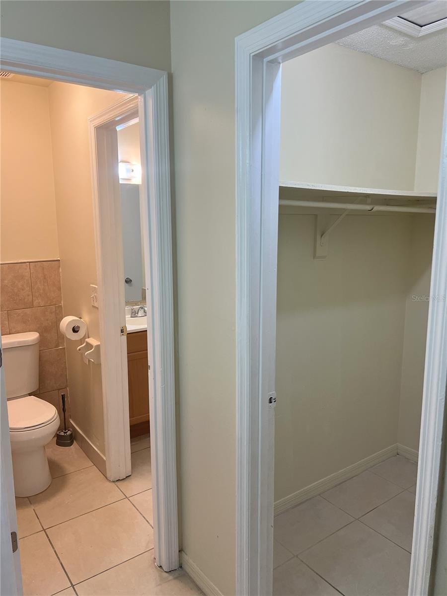 Image 8 of 13 For 953 Monroe Court