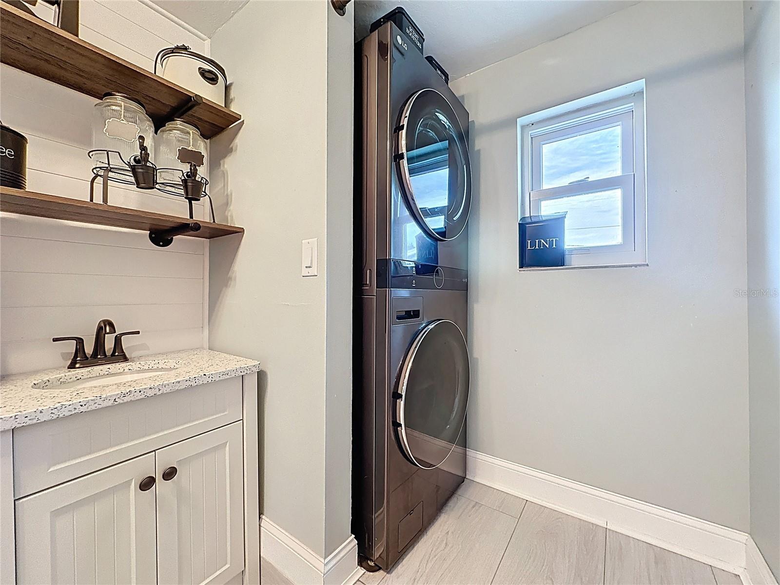 Image 11 of 56 For 414 Oakridge Avenue