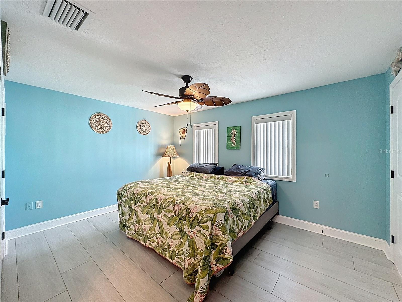 Image 16 of 56 For 414 Oakridge Avenue