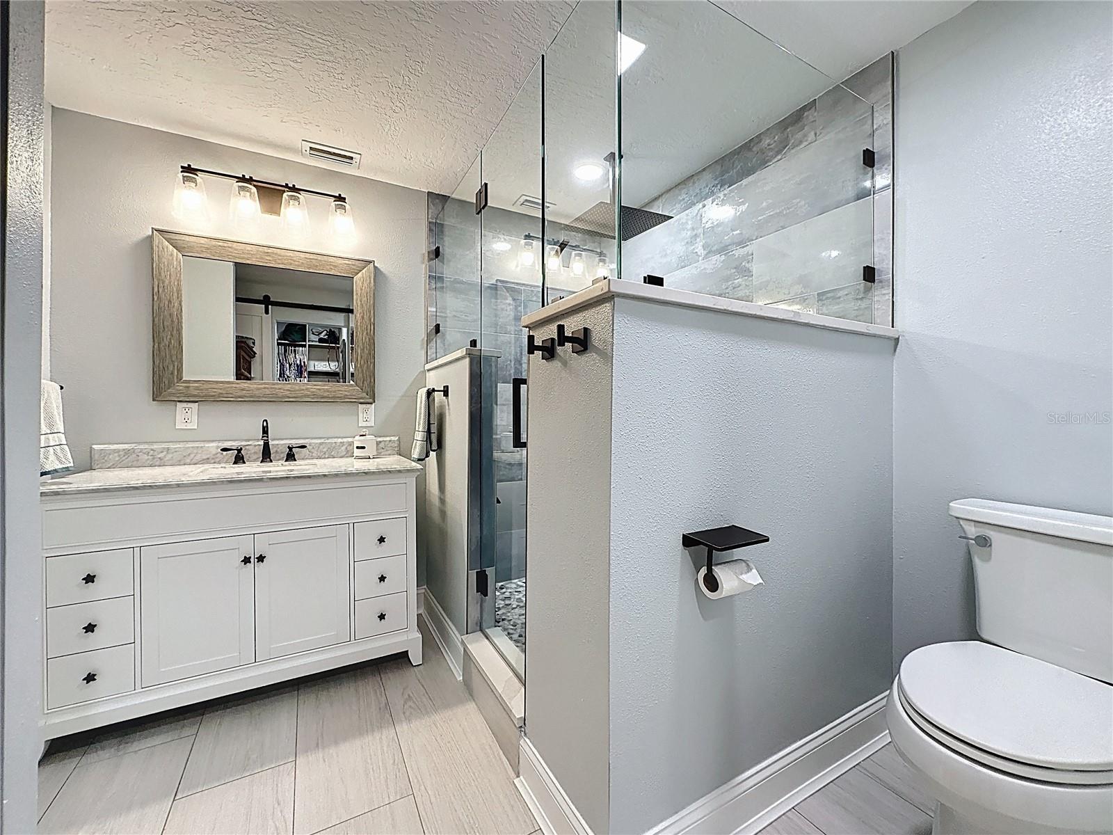 Image 18 of 56 For 414 Oakridge Avenue