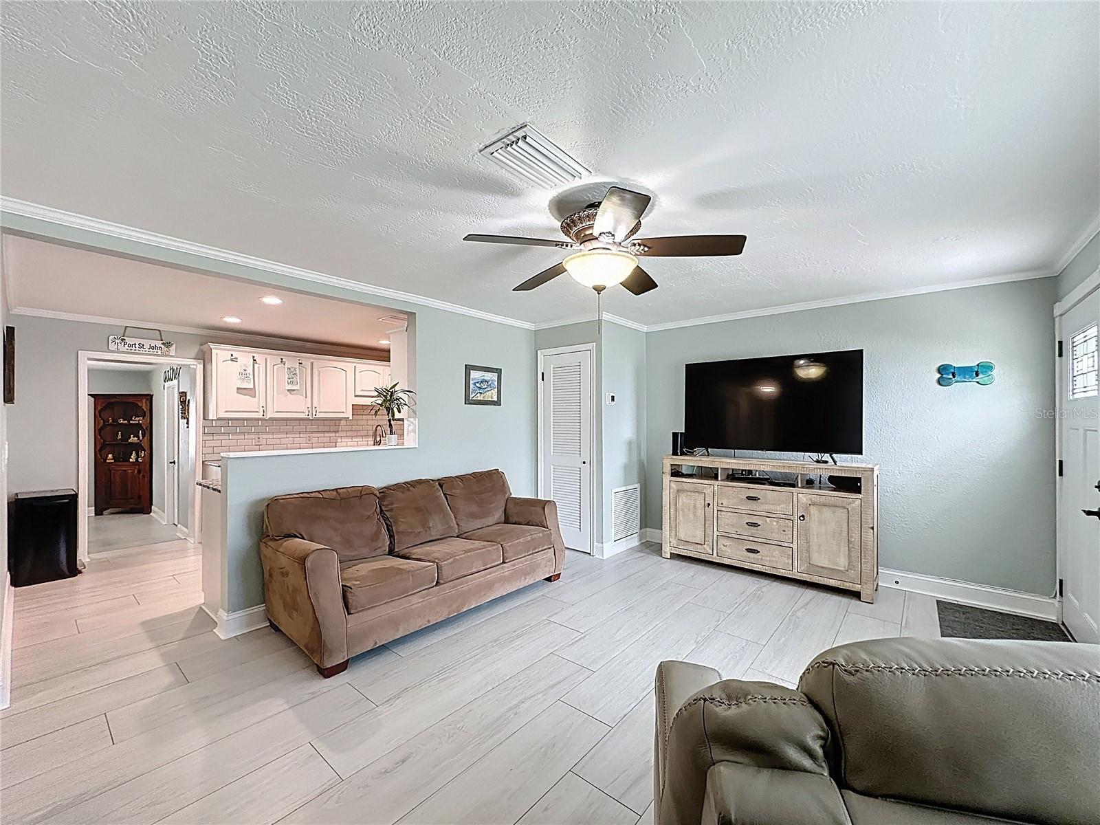 Image 24 of 56 For 414 Oakridge Avenue