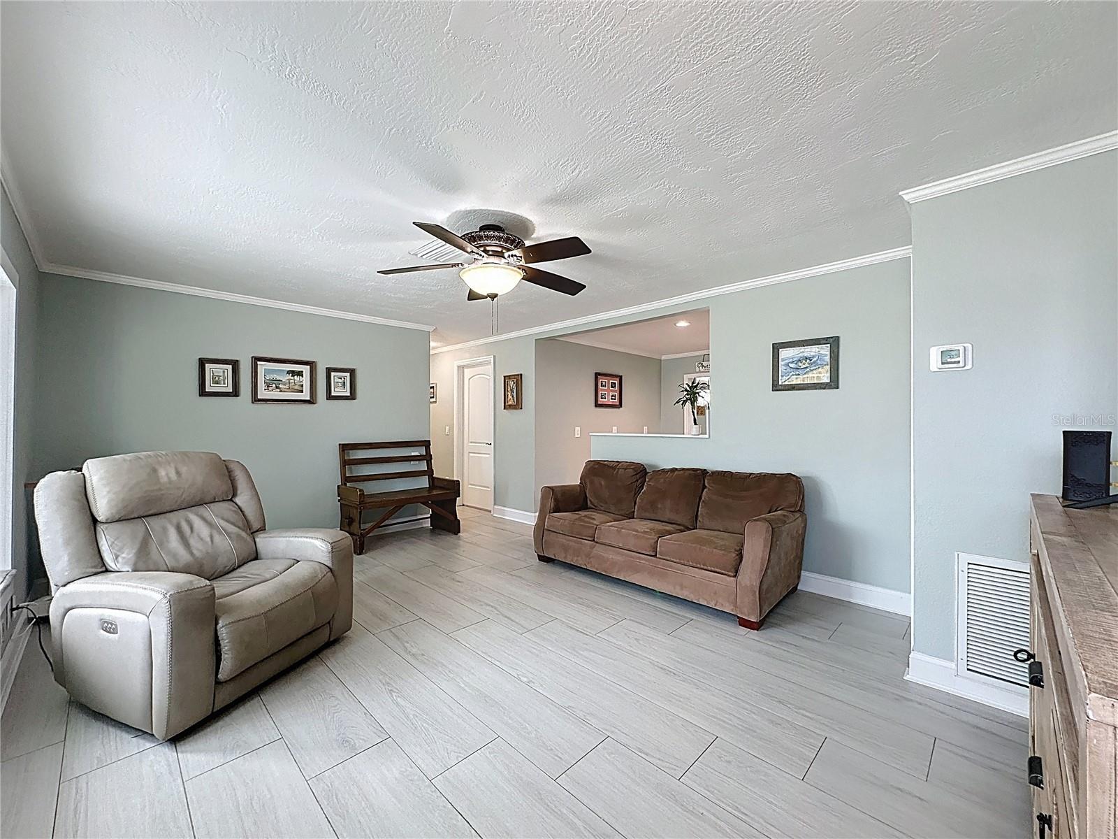 Image 25 of 56 For 414 Oakridge Avenue