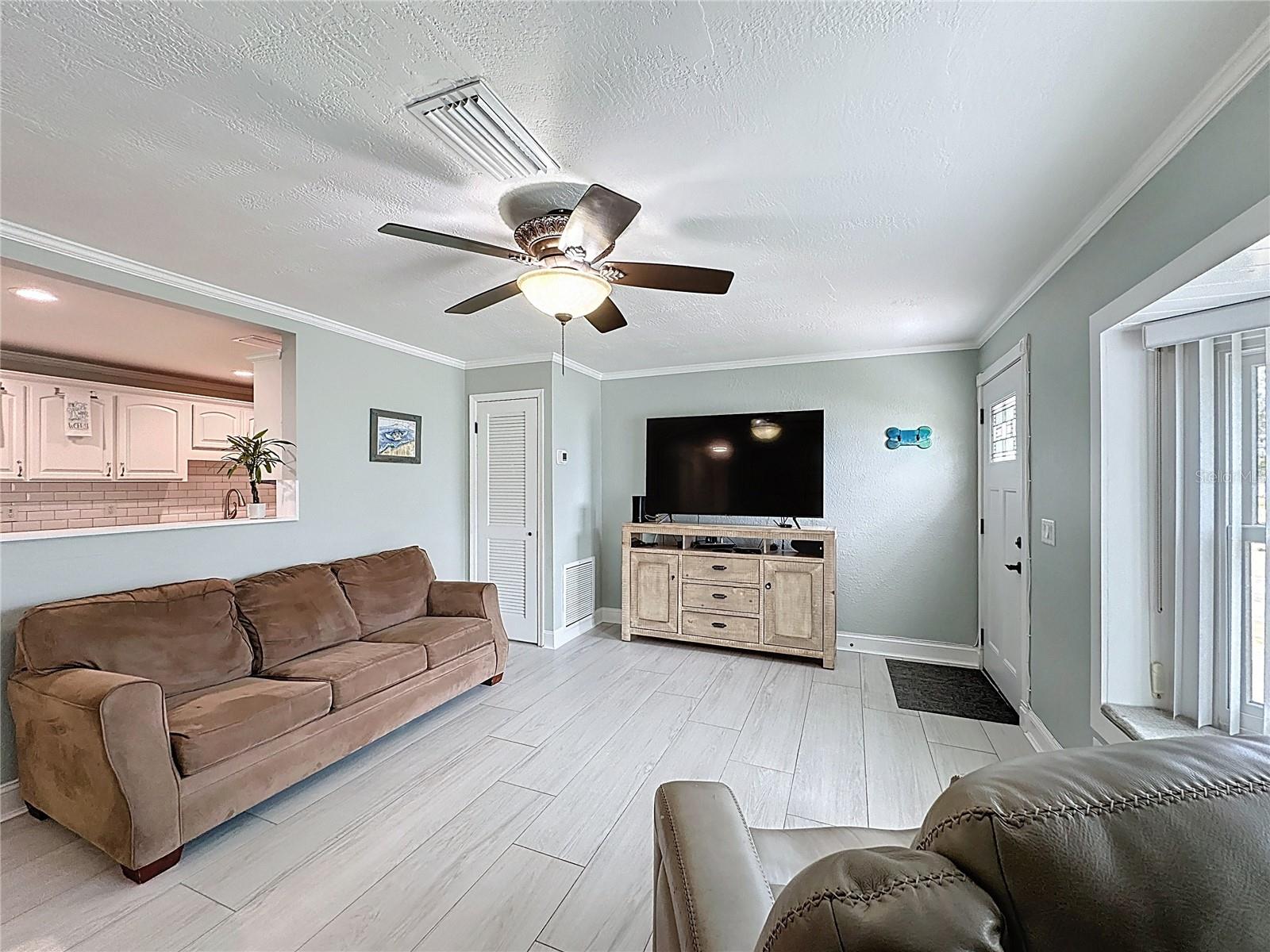 Image 26 of 56 For 414 Oakridge Avenue