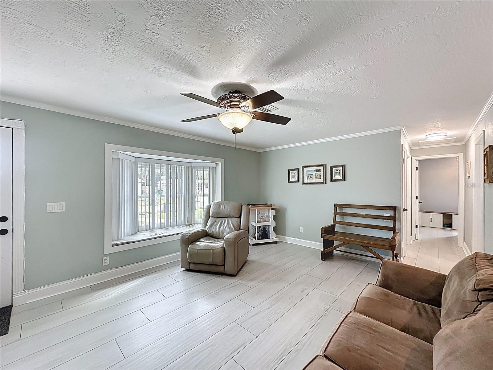 Image 27 of 56 For 414 Oakridge Avenue