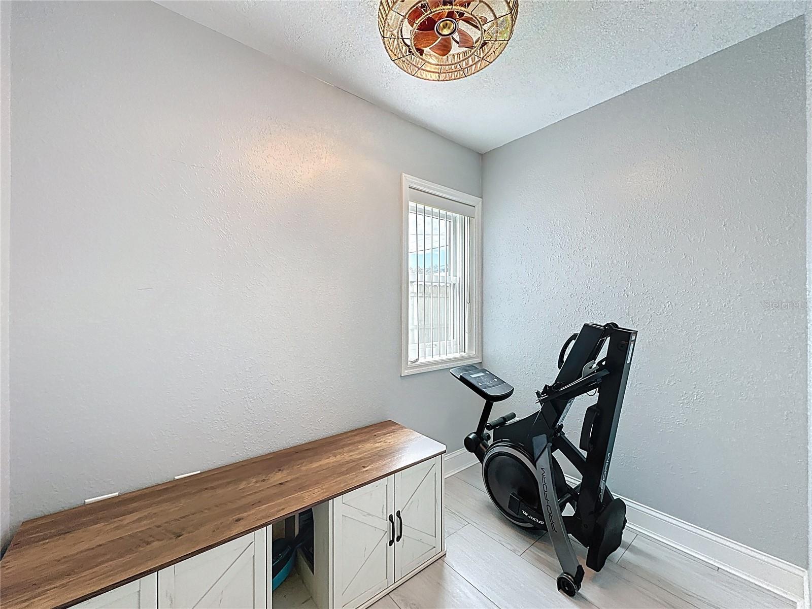 Image 34 of 56 For 414 Oakridge Avenue