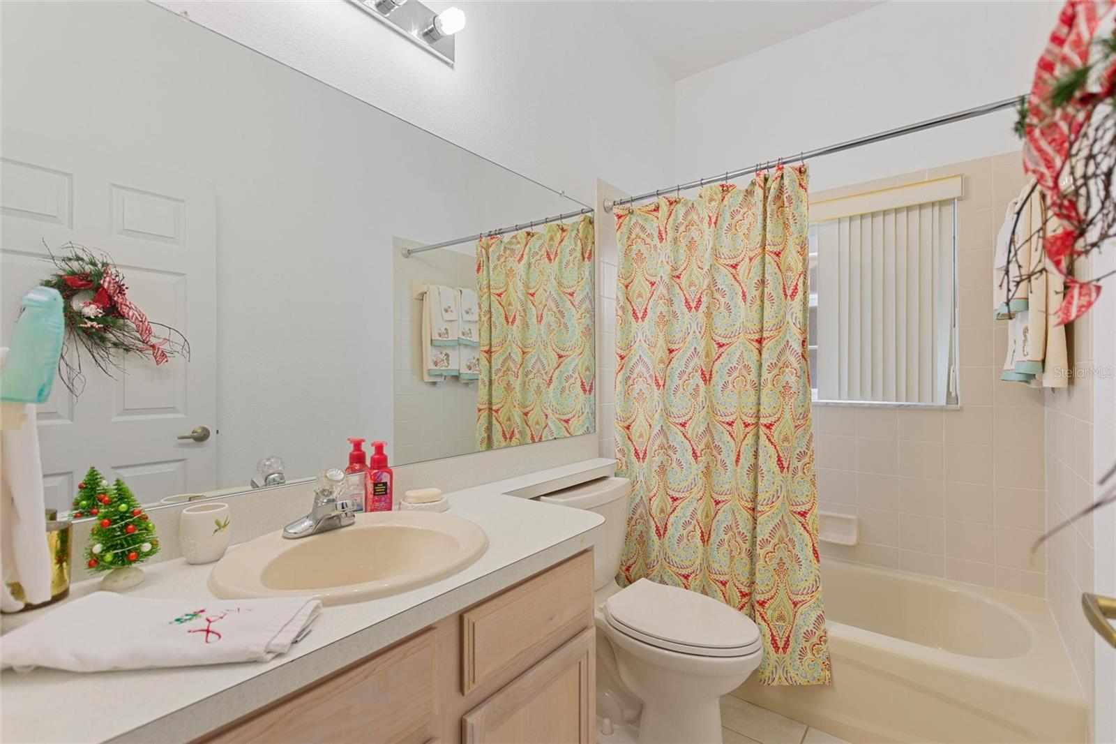 Image 20 of 61 For 642 Vista Oaks Way