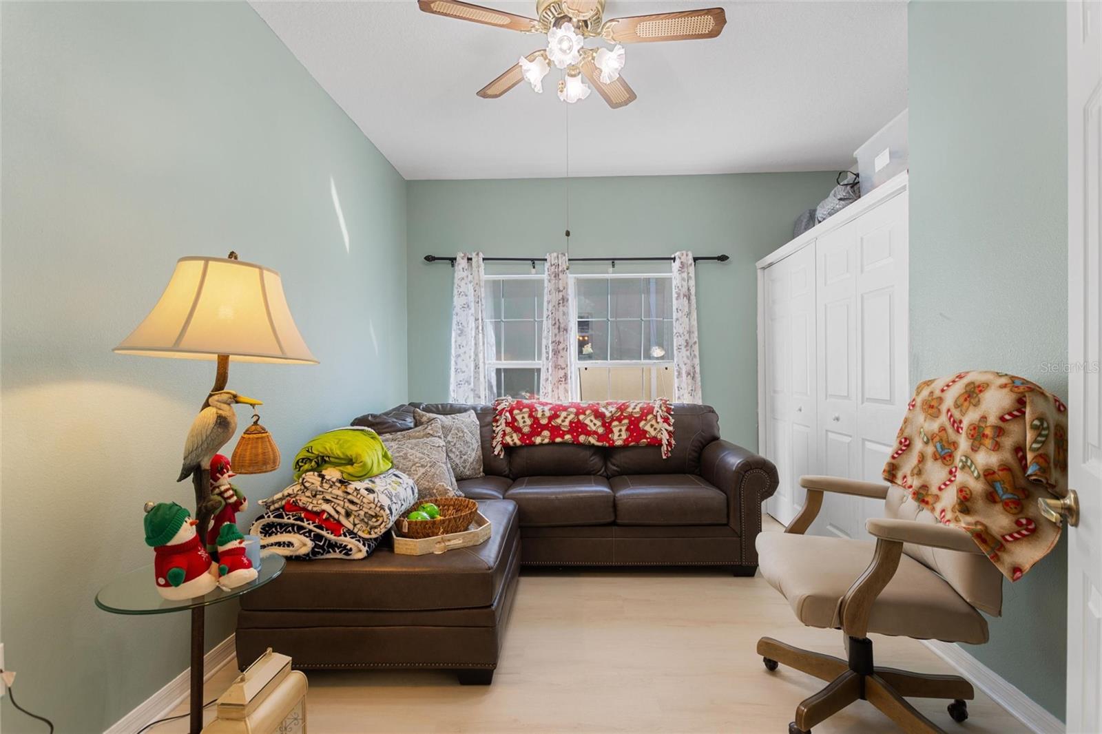 Image 21 of 61 For 642 Vista Oaks Way