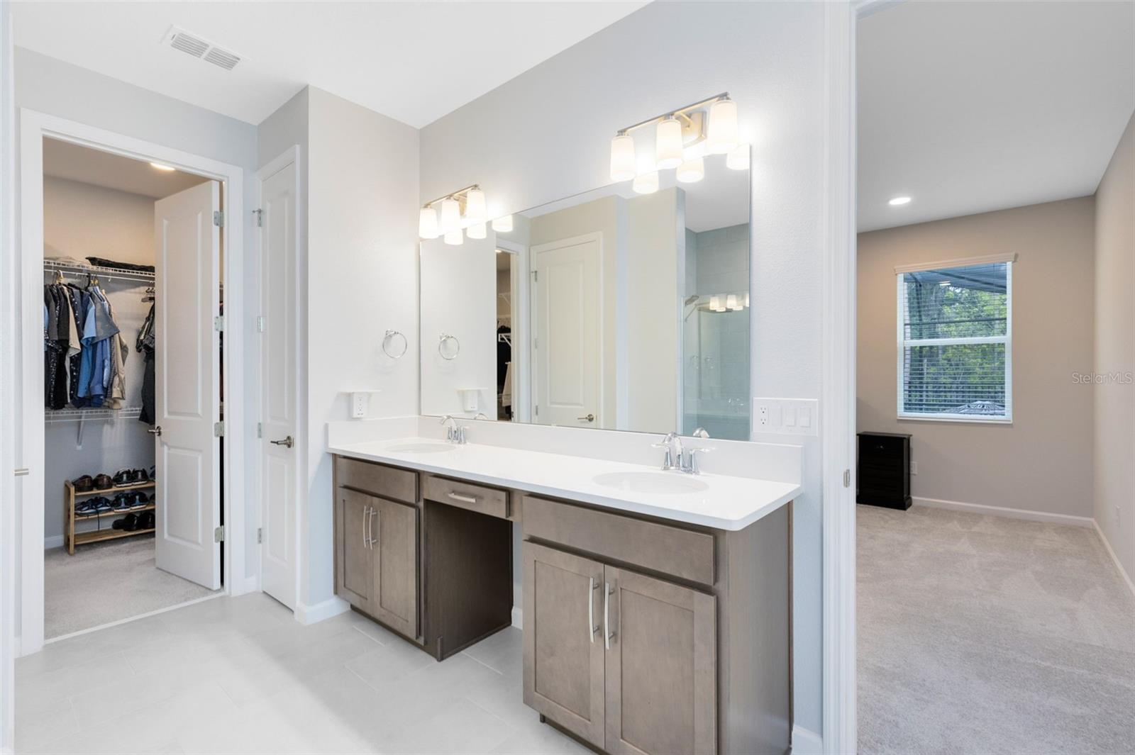 Image 19 of 36 For 5229 Prairie Preserve Run