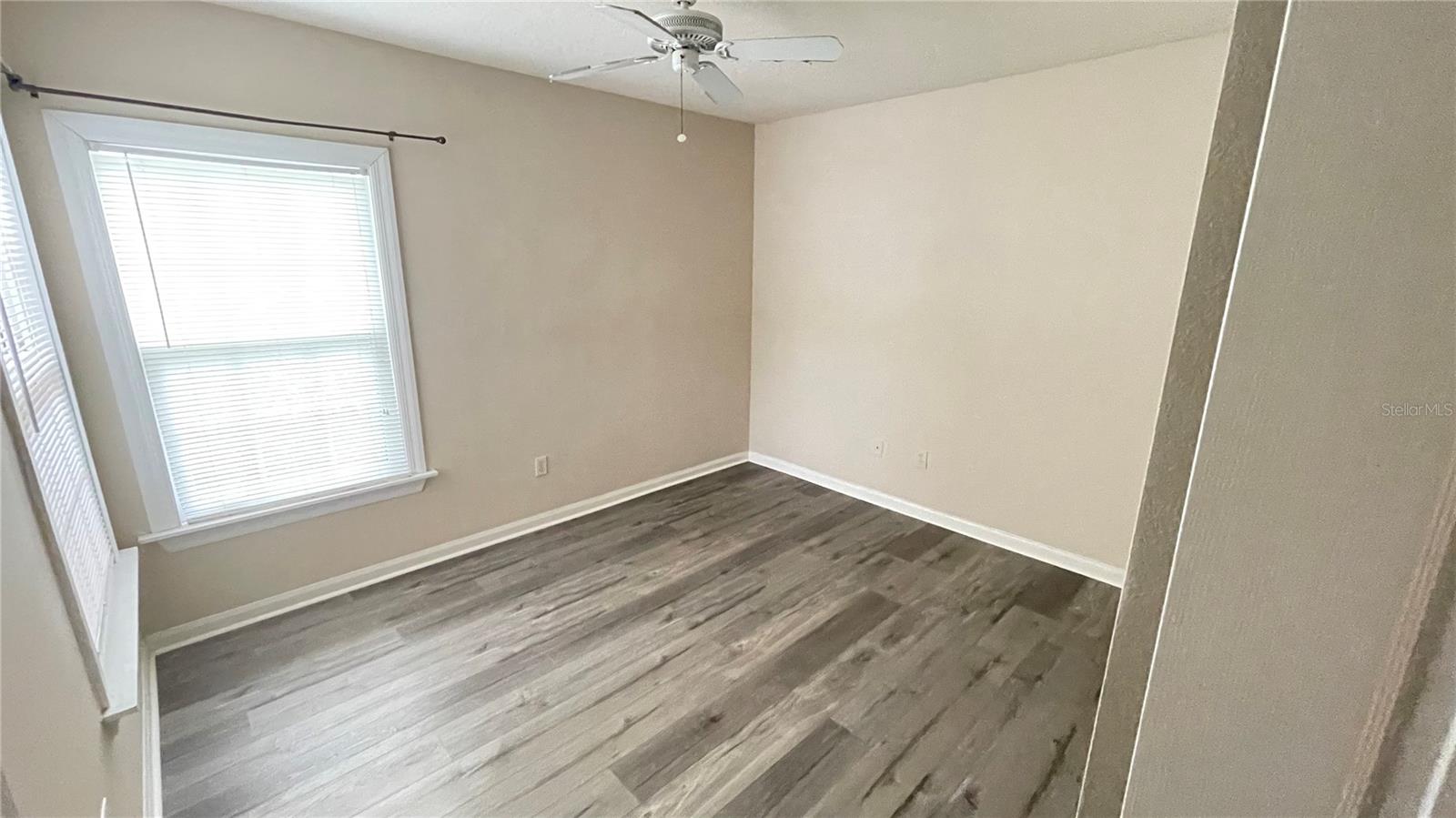 Image 10 of 23 For 6518 Swissco Drive 1221