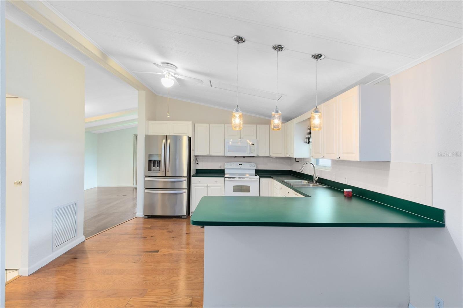 Image 5 of 28 For 2054 Bradley Drive