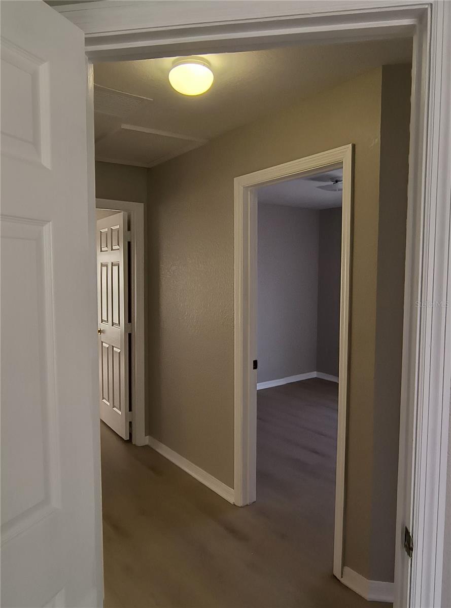 Image 14 of 31 For 320 Puffer Court