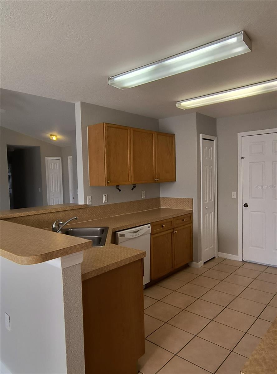 Image 26 of 31 For 320 Puffer Court