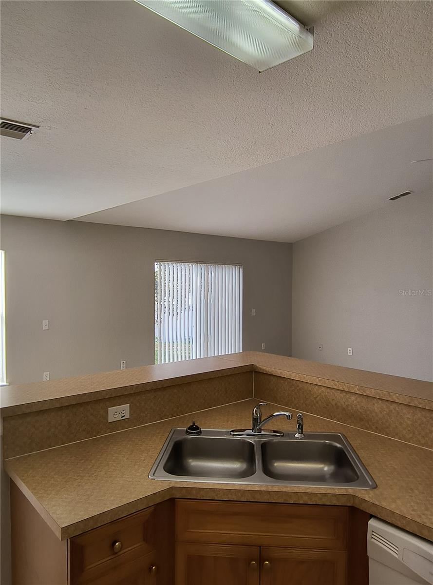 Image 27 of 31 For 320 Puffer Court