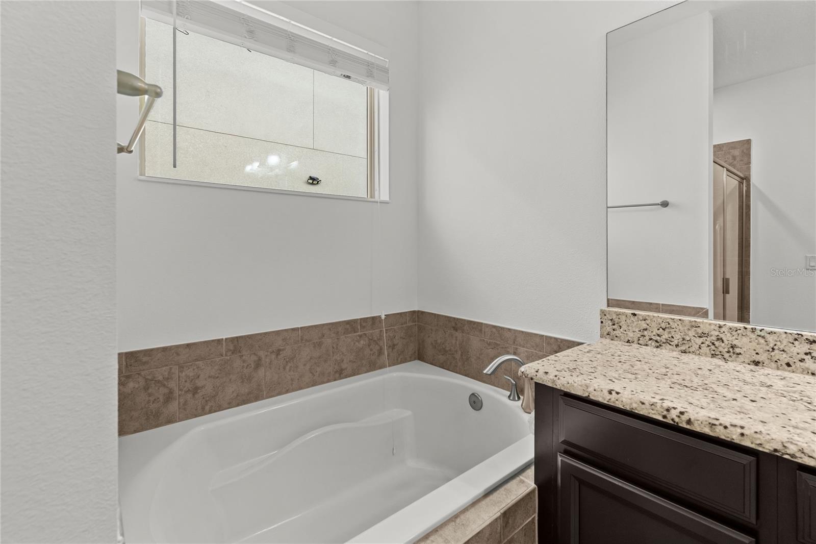 Image 27 of 57 For 14978 Fells Lane