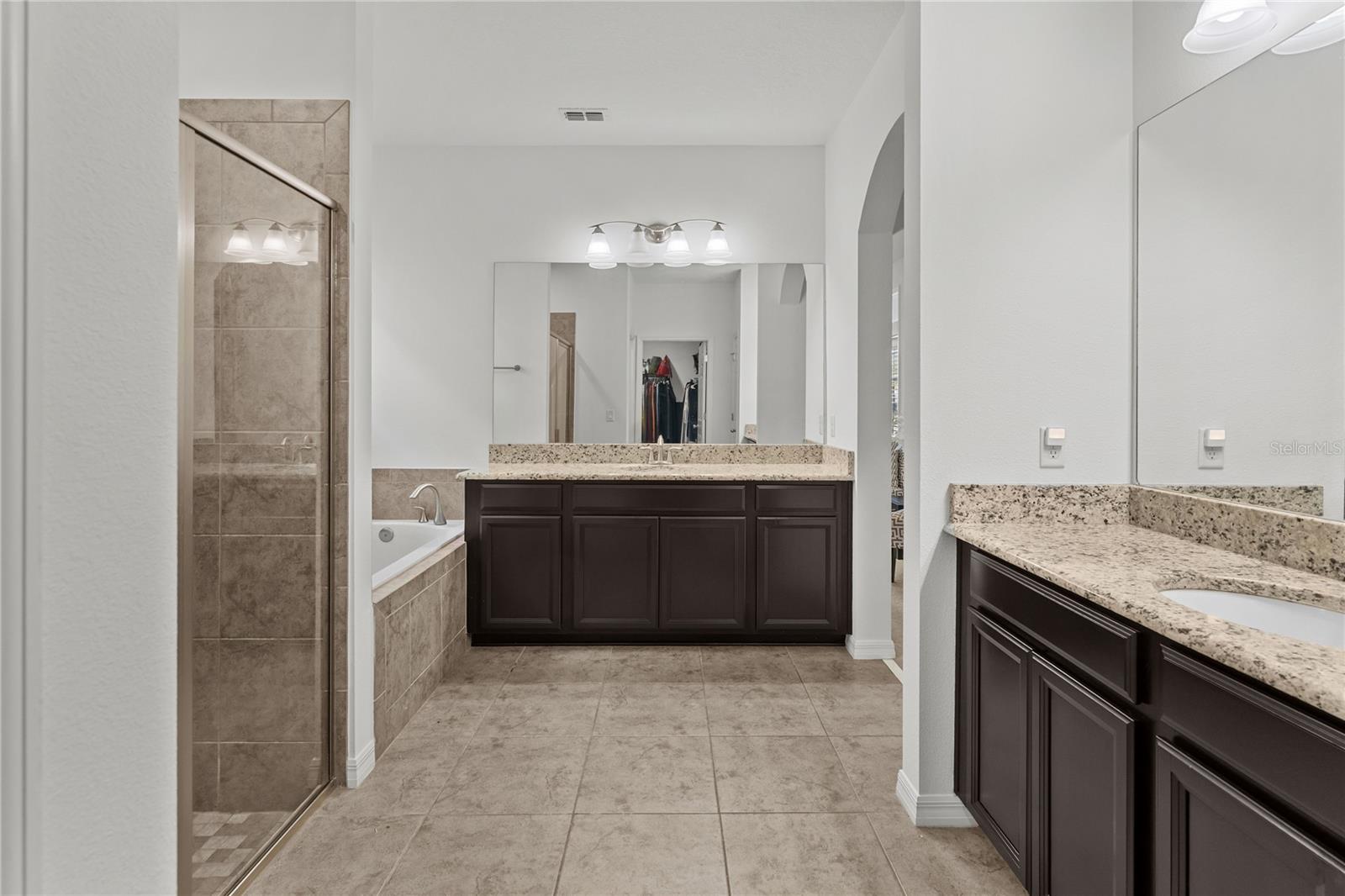 Image 28 of 57 For 14978 Fells Lane