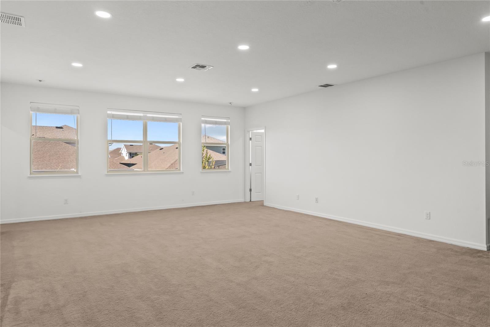 Image 34 of 57 For 14978 Fells Lane