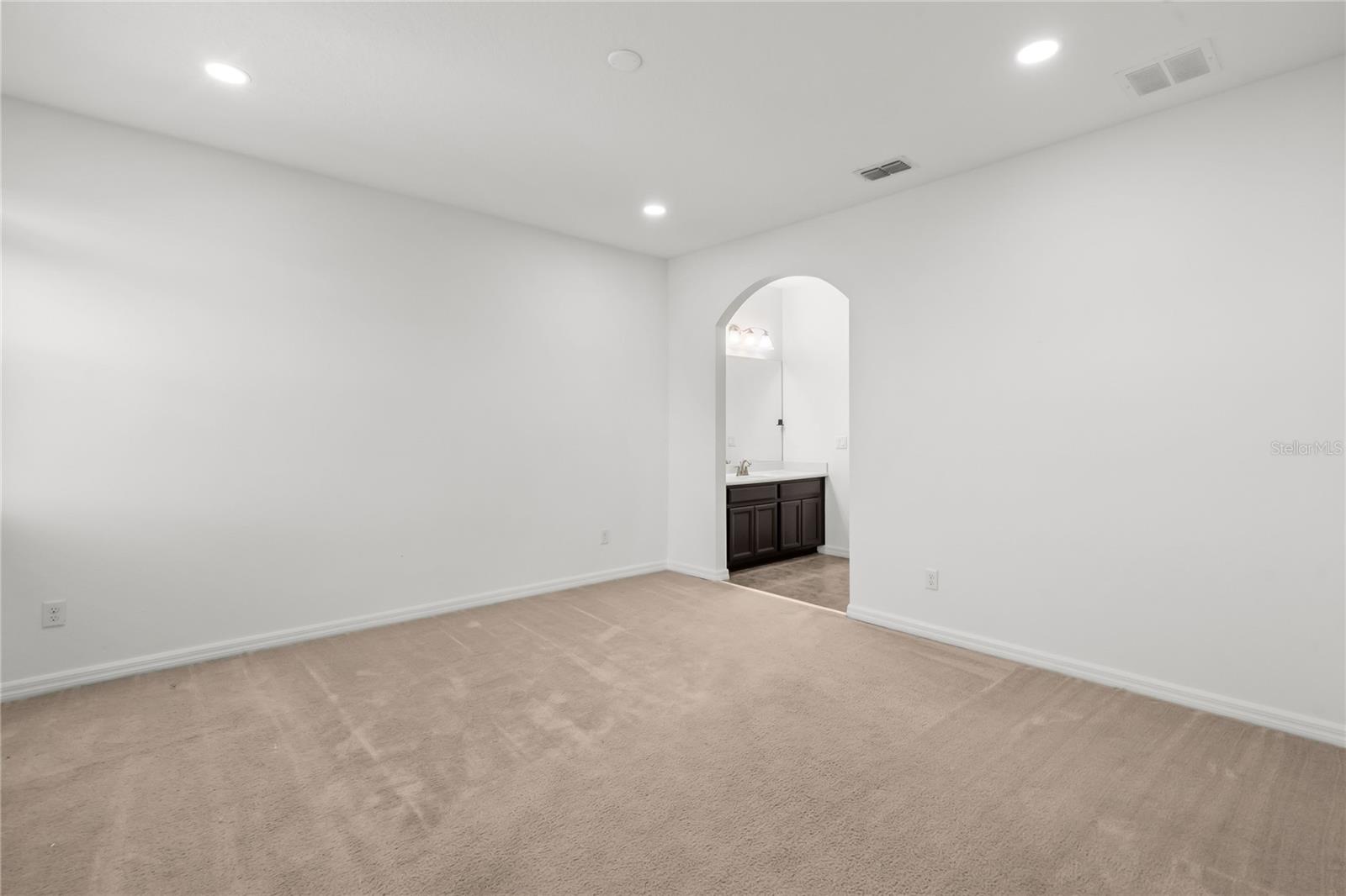 Image 38 of 57 For 14978 Fells Lane