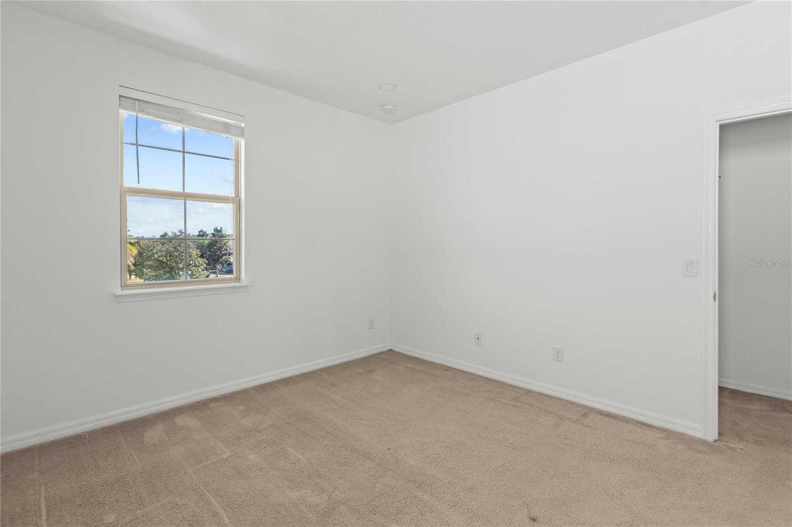 Image 46 of 57 For 14978 Fells Lane