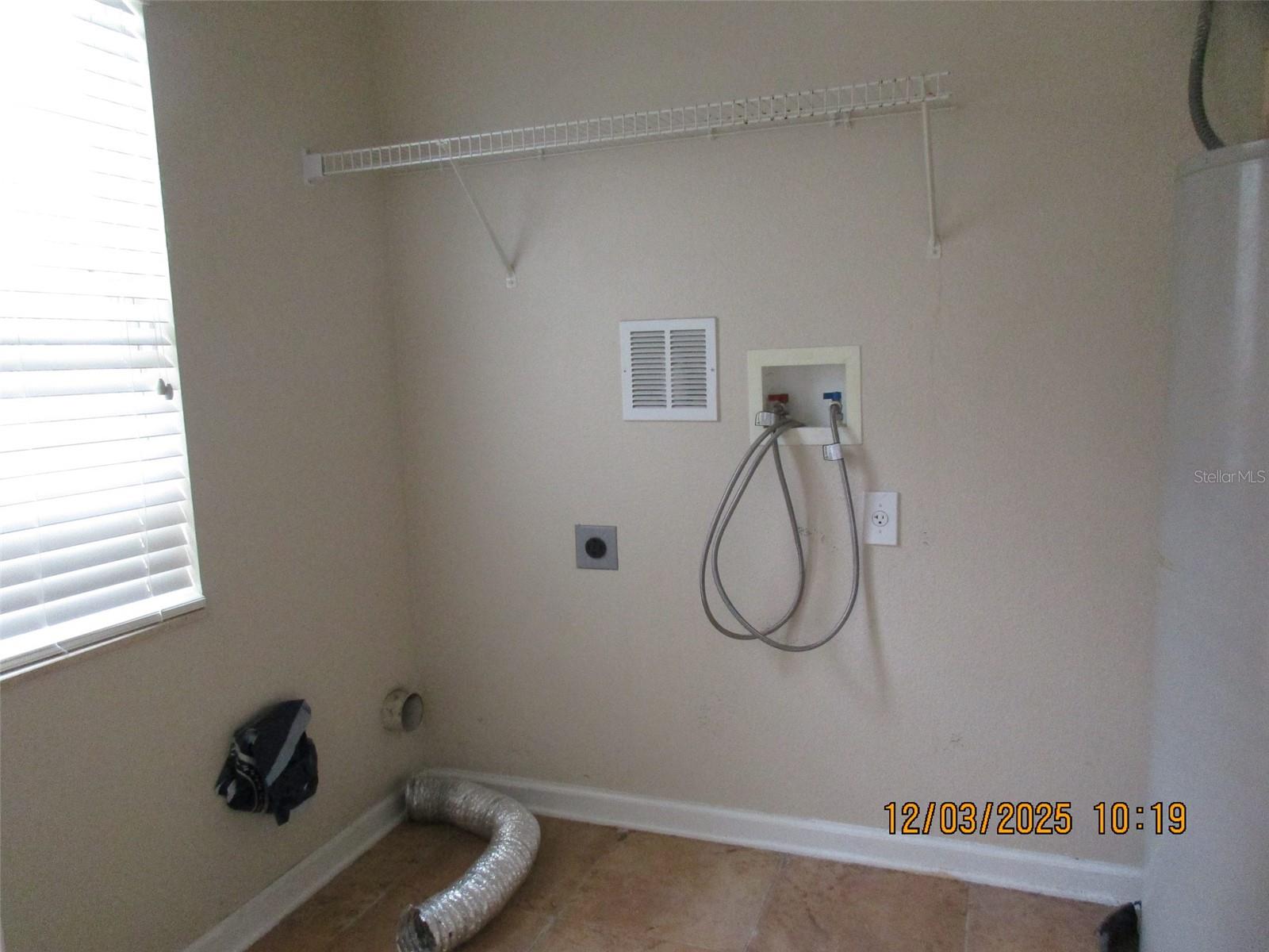 Image 9 of 25 For 8905 Silk Bay Place