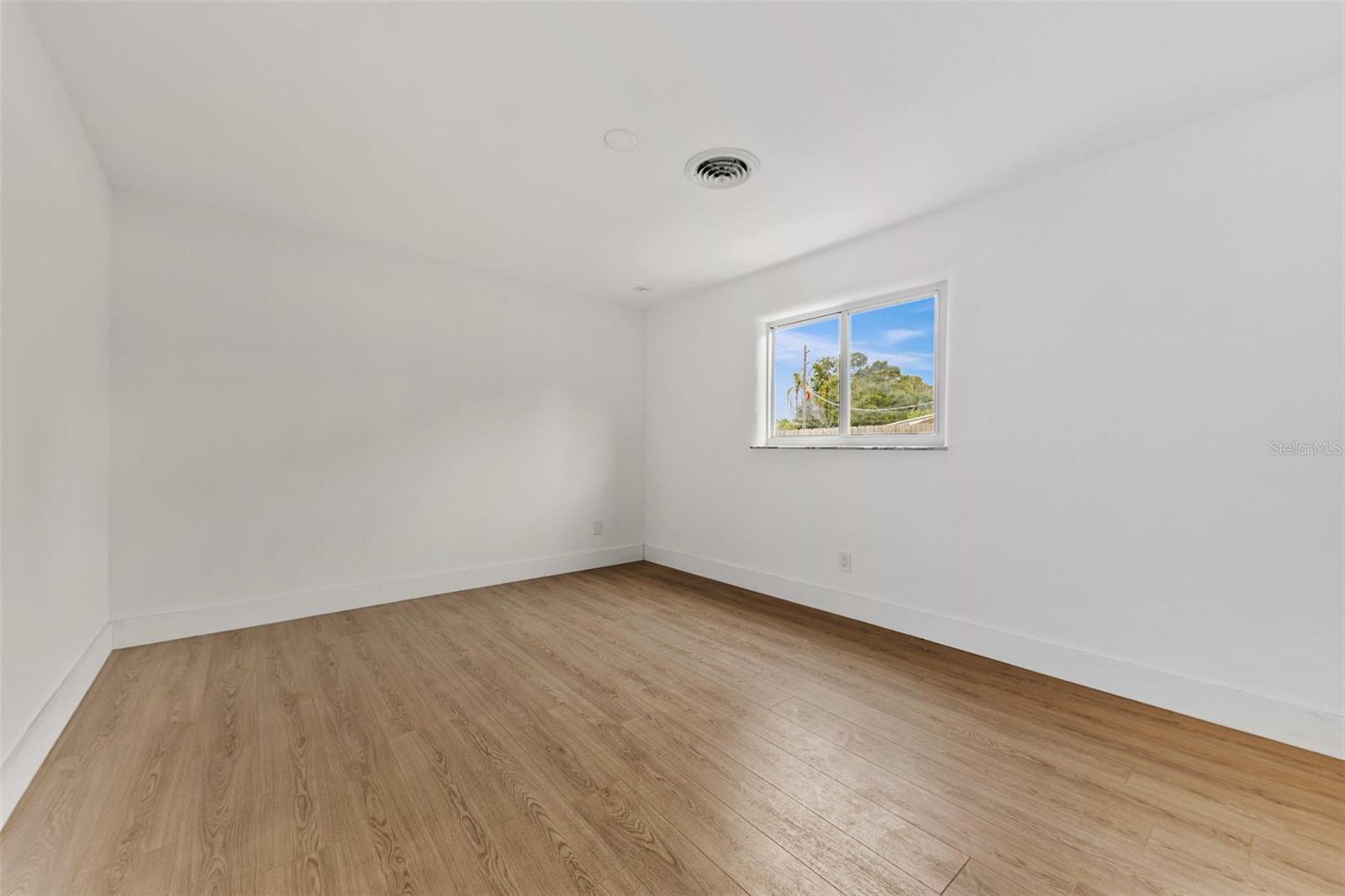 Image 20 of 62 For 1822 Banyan Tree Drive