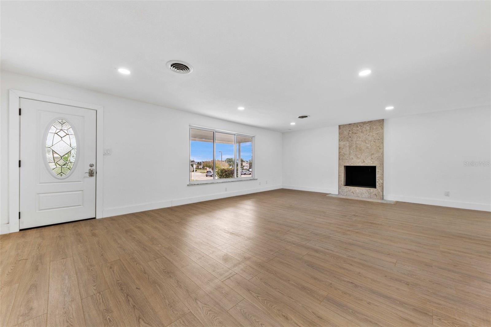 Image 8 of 62 For 1822 Banyan Tree Drive