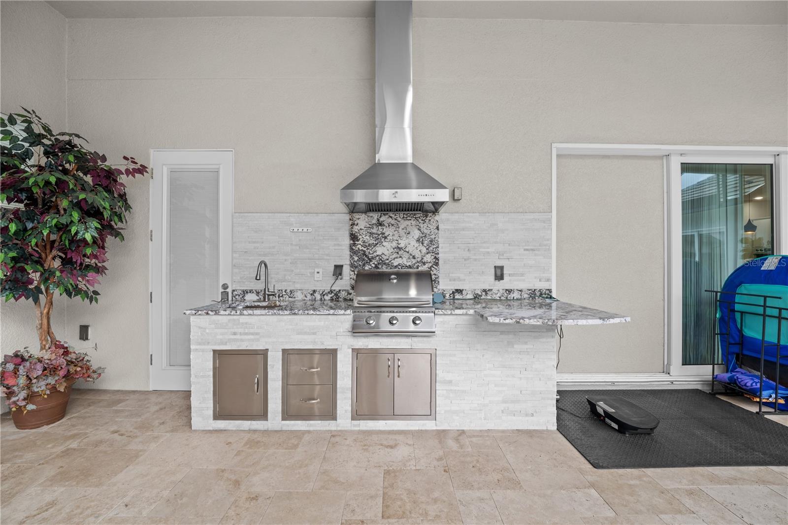 Image 12 of 44 For 193 Hampton Loop