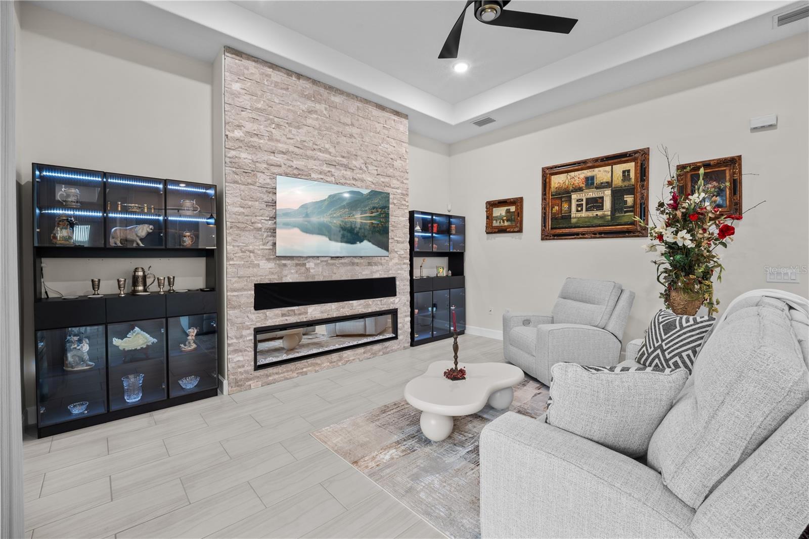 Image 13 of 44 For 193 Hampton Loop