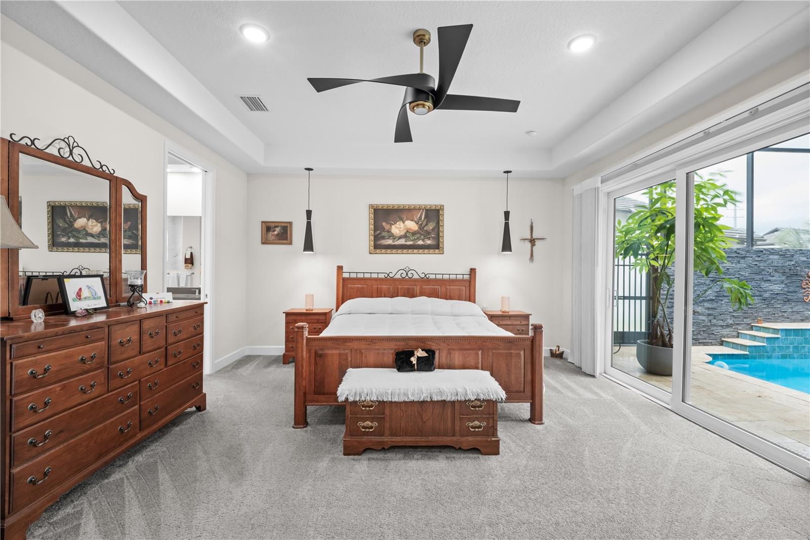 Image 23 of 44 For 193 Hampton Loop