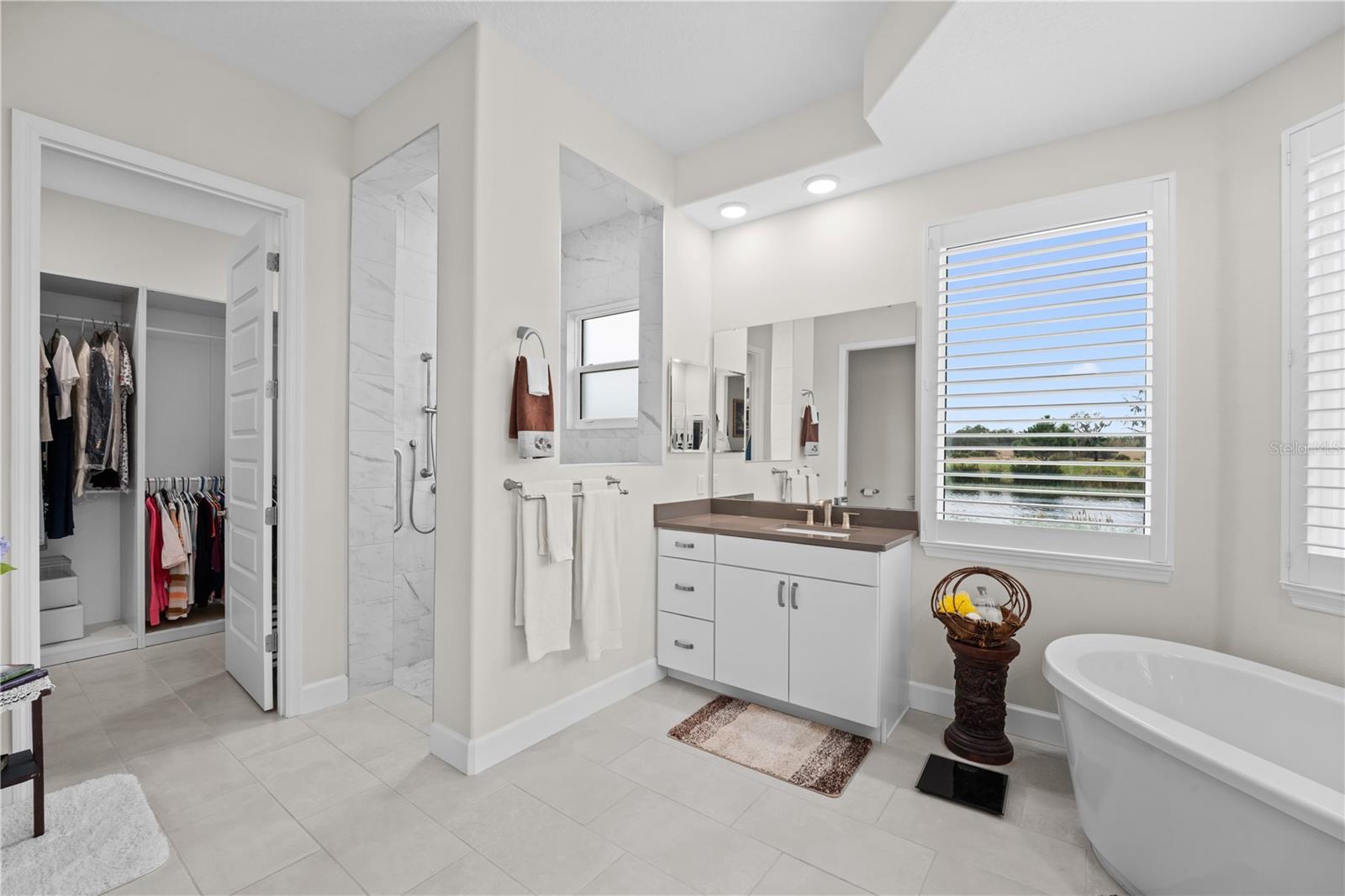 Image 26 of 44 For 193 Hampton Loop