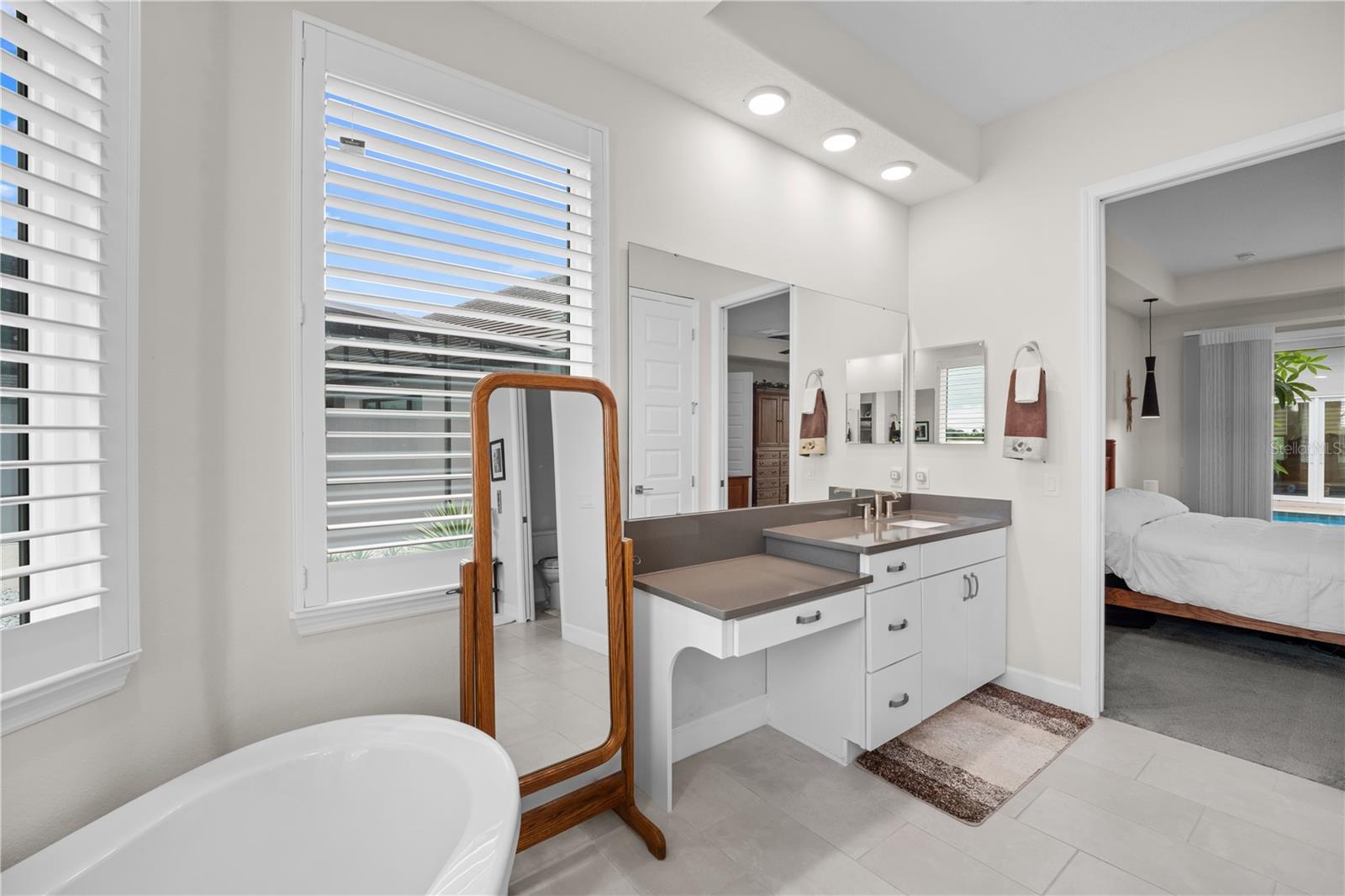 Image 28 of 44 For 193 Hampton Loop