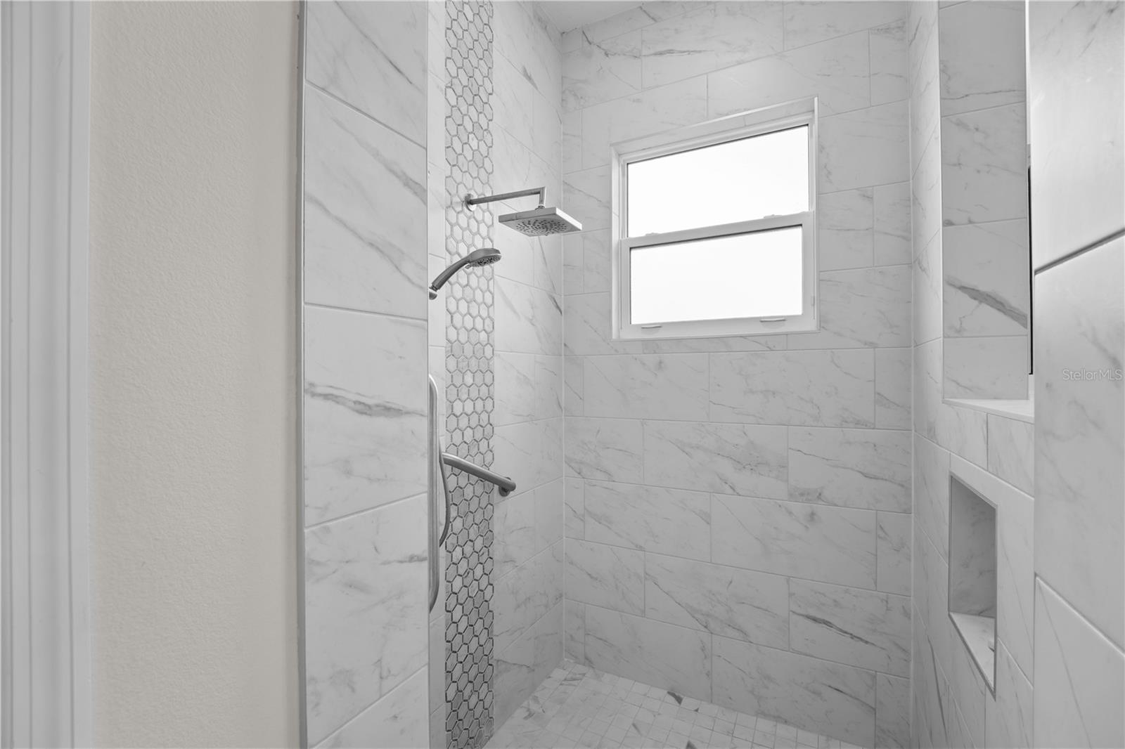 Image 29 of 44 For 193 Hampton Loop